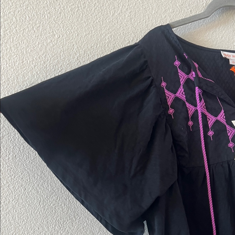 Knox Rose Black Top with Pink Embroidery - Picture 4 of 6